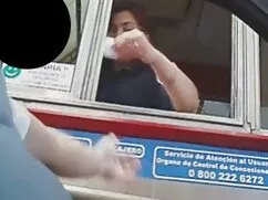 Ella es vieja, video ...