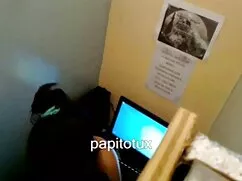Linda chica asiática ...